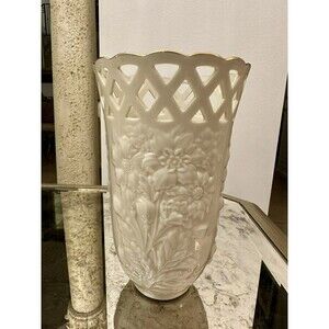 Vintage Lenox Lattice Rimmed Floral Vase Embossed Flowers Gold Trim 10.75”